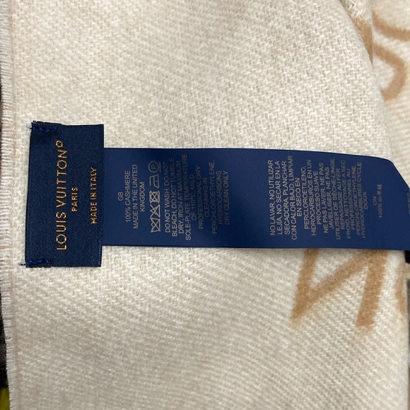 LV 100% cashmere scarf - Picture 2 of 11